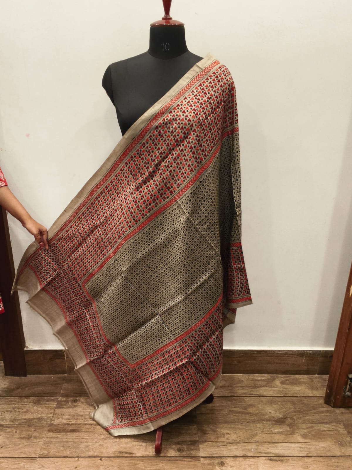 Pure Tussar Kantha Stitch Dupatta SN26KD95