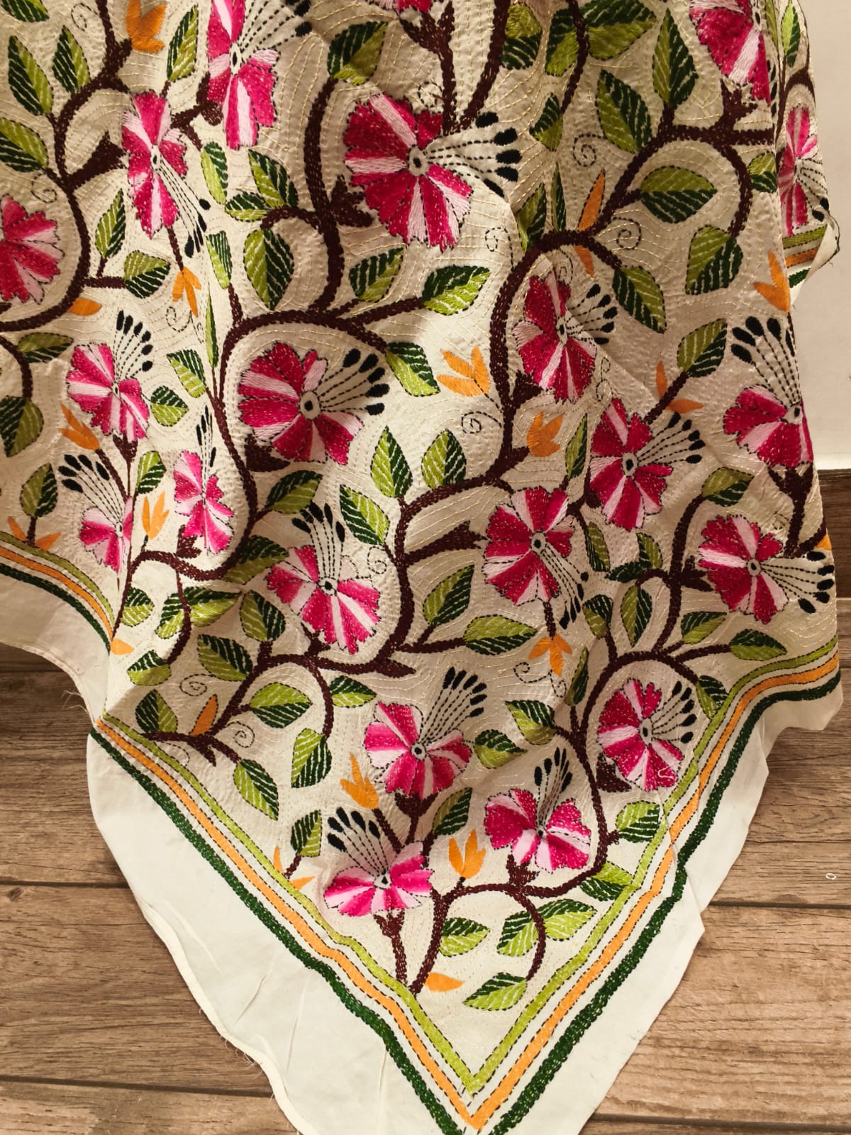 Tussar Kantha Stitch Dupatta SN26KD116