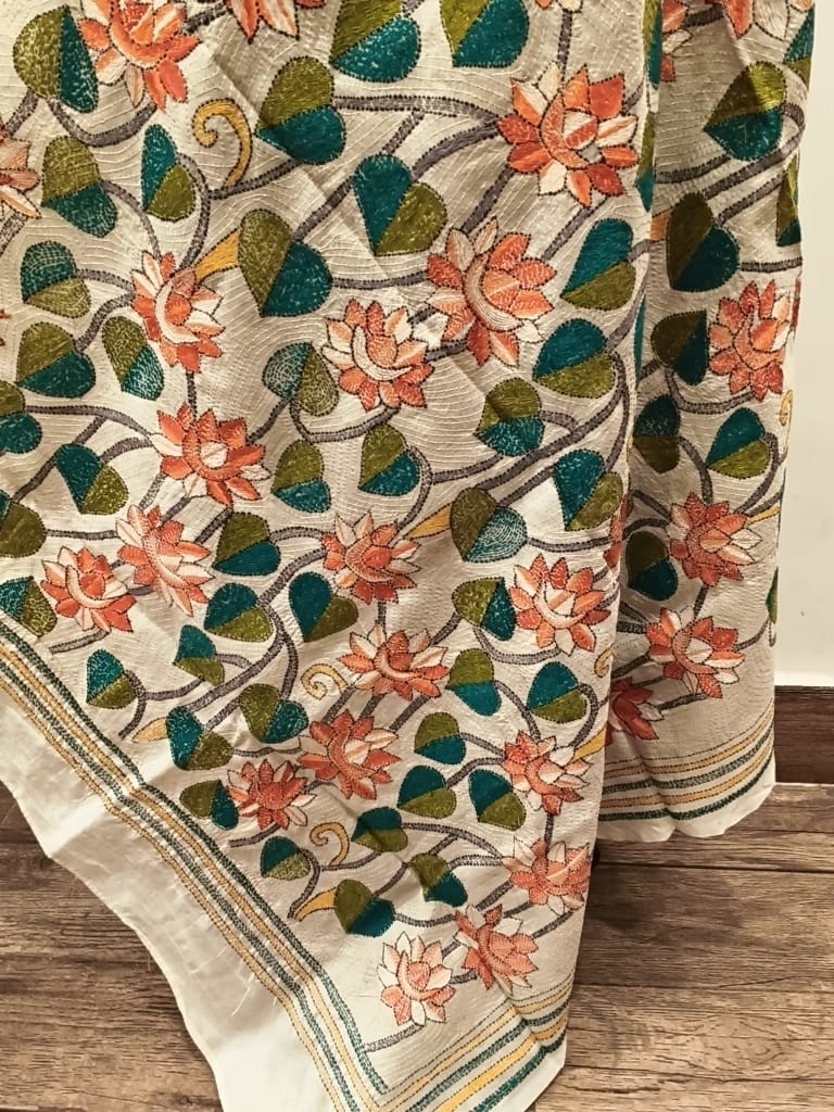 Tussar Kantha Stitch Dupatta SN26KD120