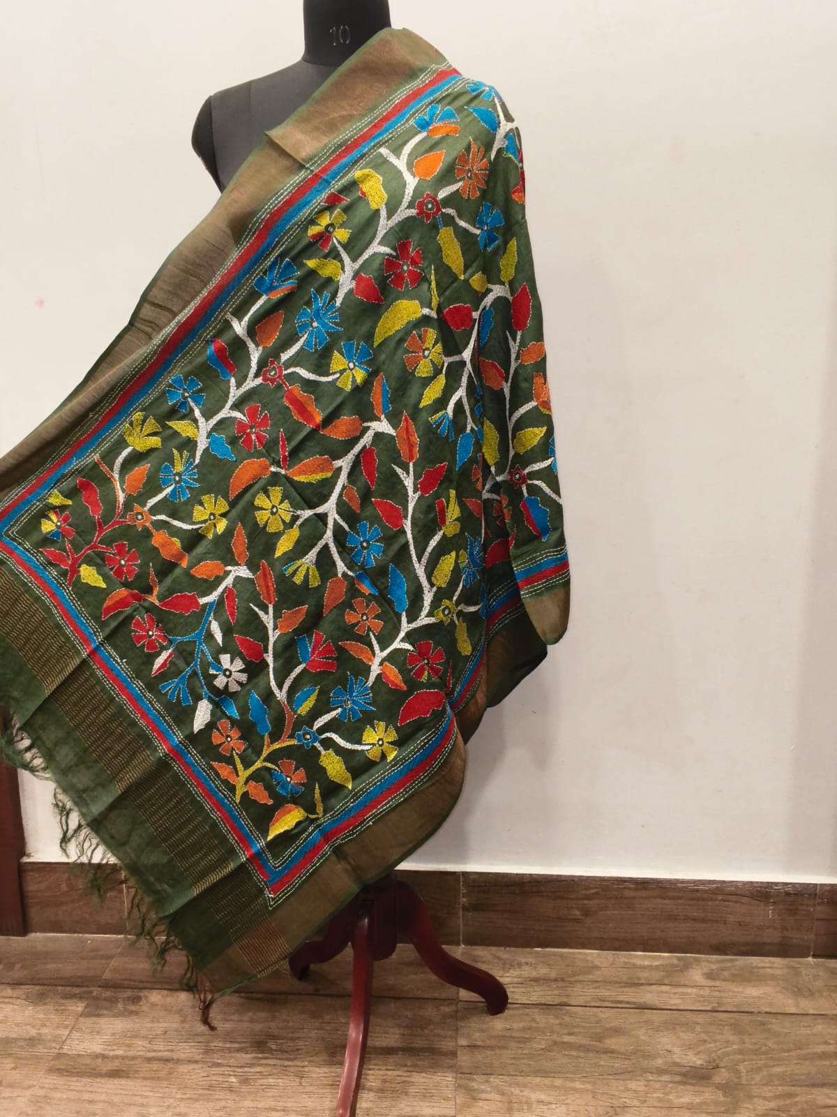 Pure Tussar Kantha Stitch Dupatta SN26KD82