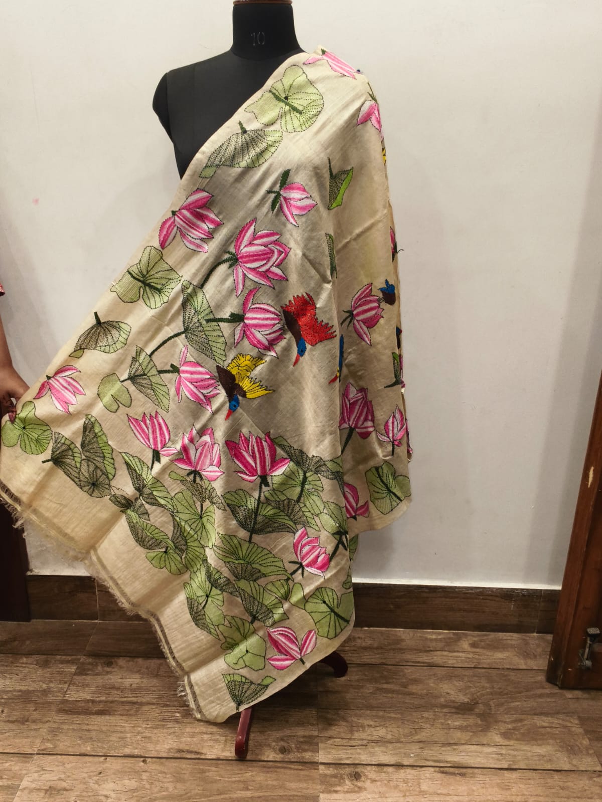 Pure Tussar Kantha Stitch Dupatta SN26KD87
