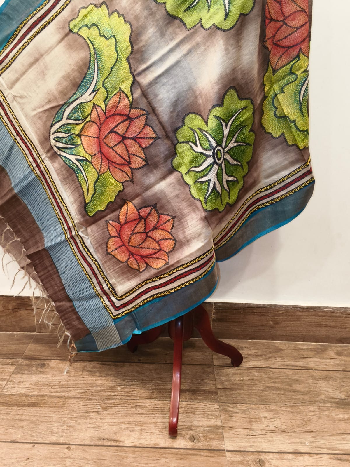 Pure Tussar Kantha Stitch Dupatta SN26KD91