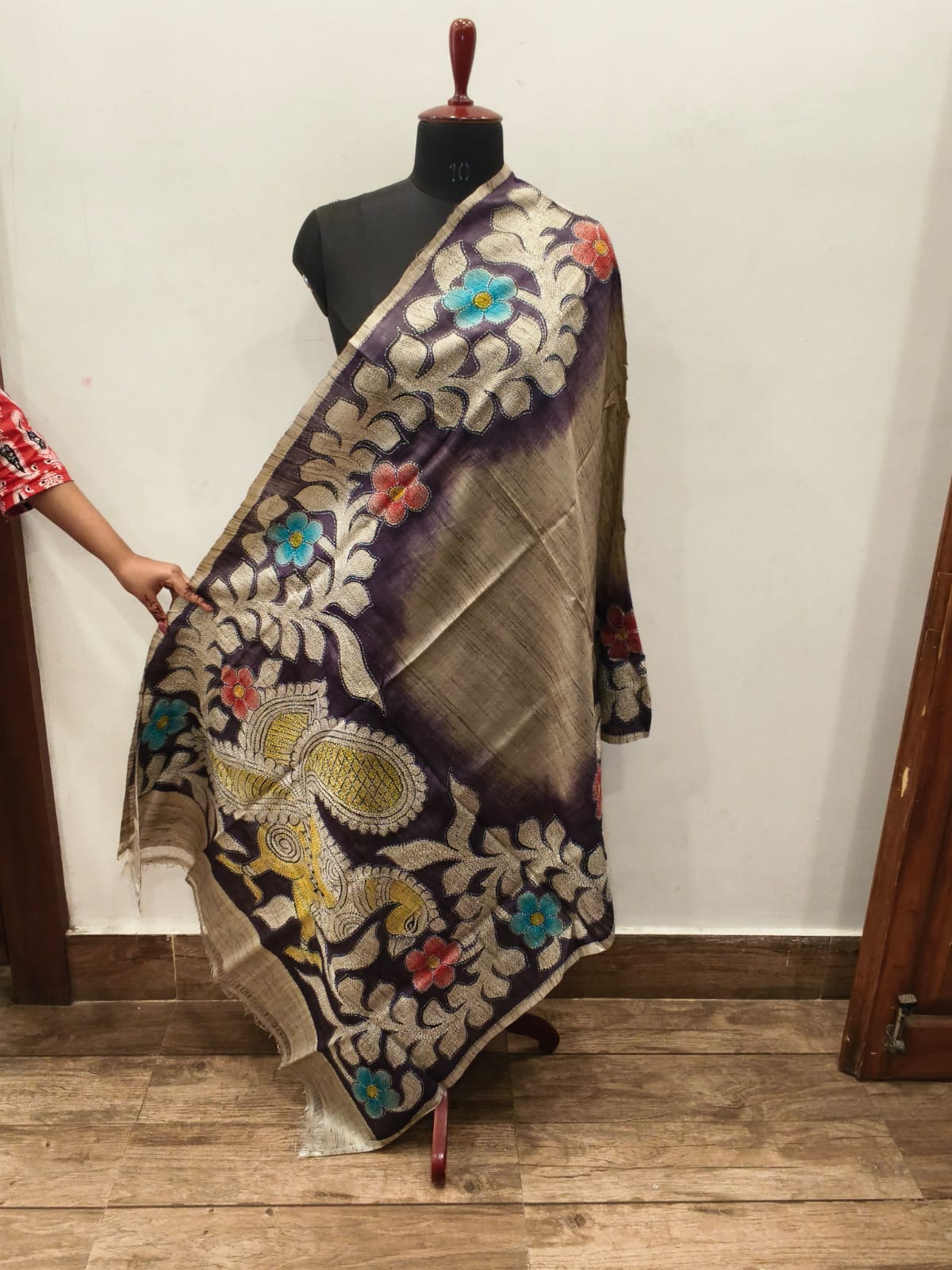 Pure Tussar Kantha Stitch Dupatta SN26KD93