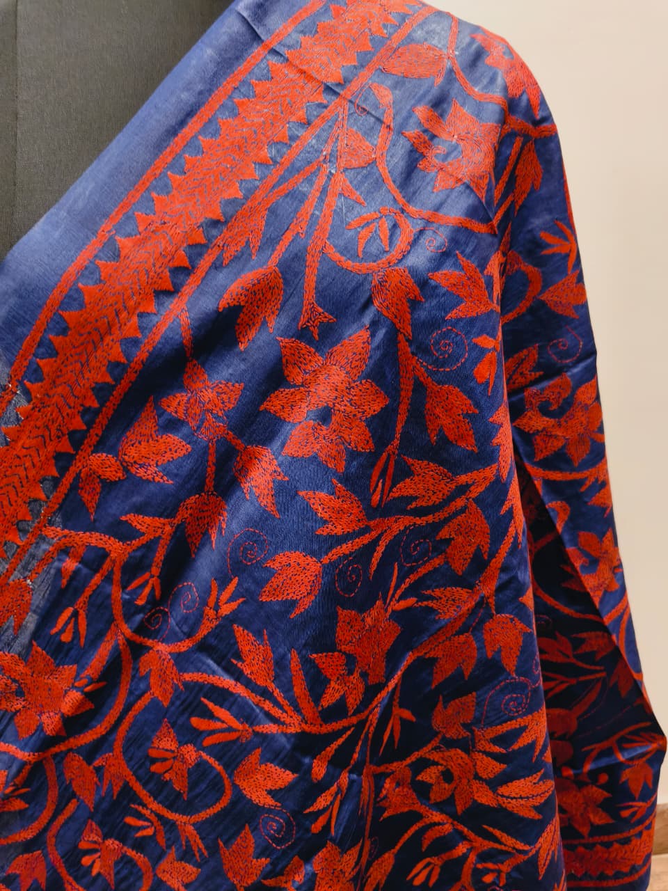 Pure Tussar Kantha Stitch Dupatta SN26KD10