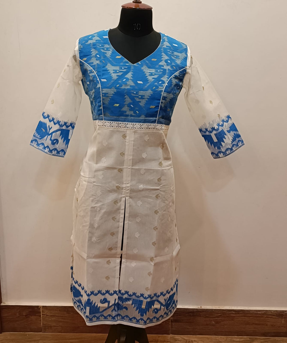 Resham Jamdani Kurti Front Lower-Middle and Side Cut SN2025WPRJ132