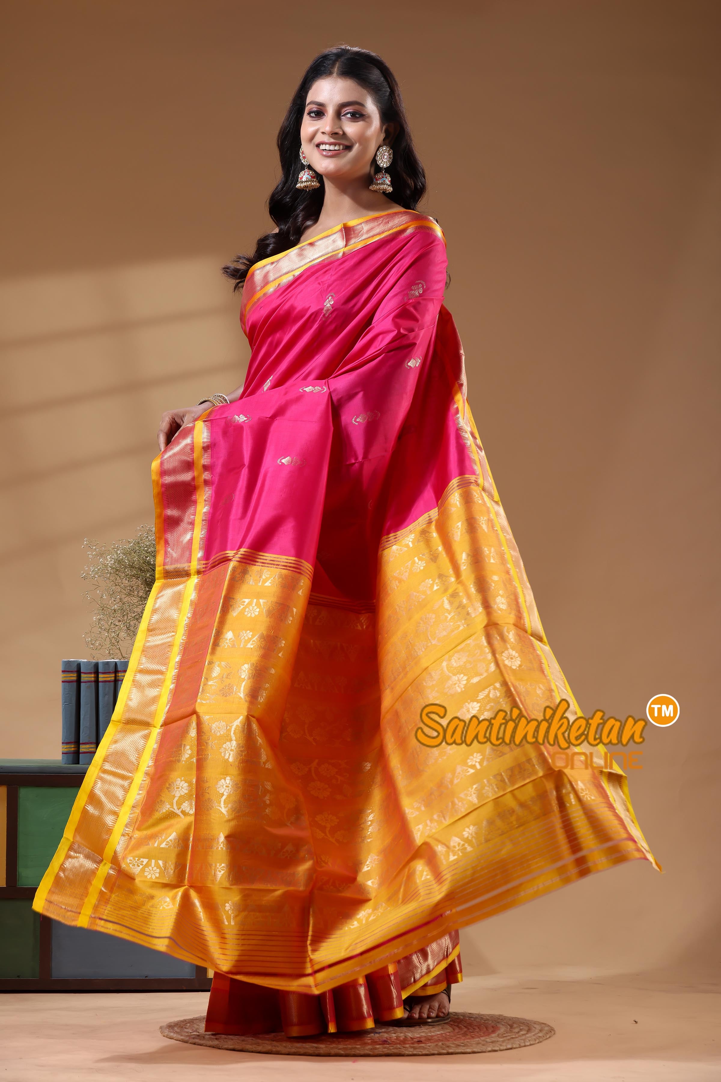Kanjivaram Design Garad Silk Saree With Blouse