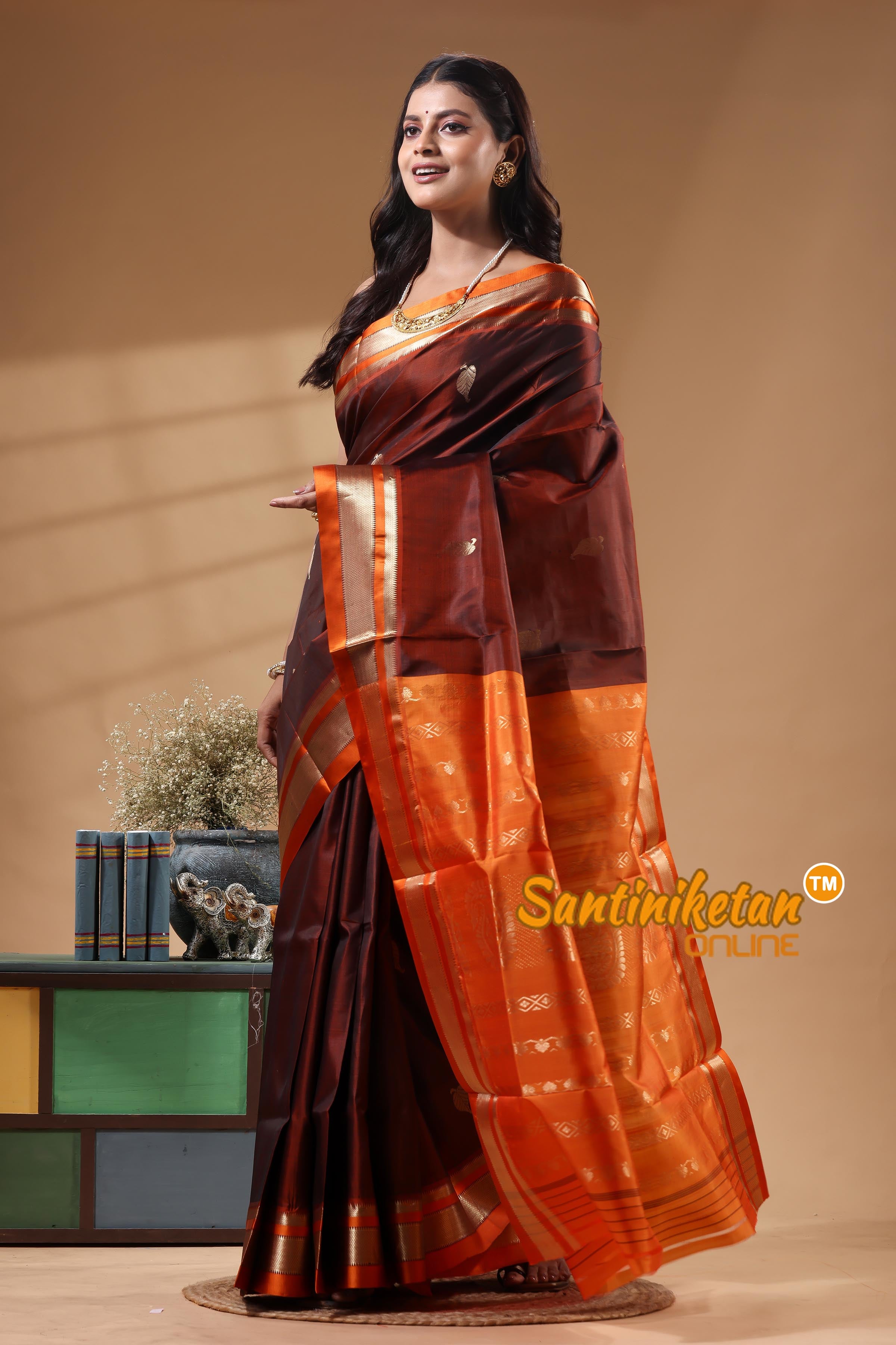 Kanjivaram Design Garad Silk Saree With Blouse
