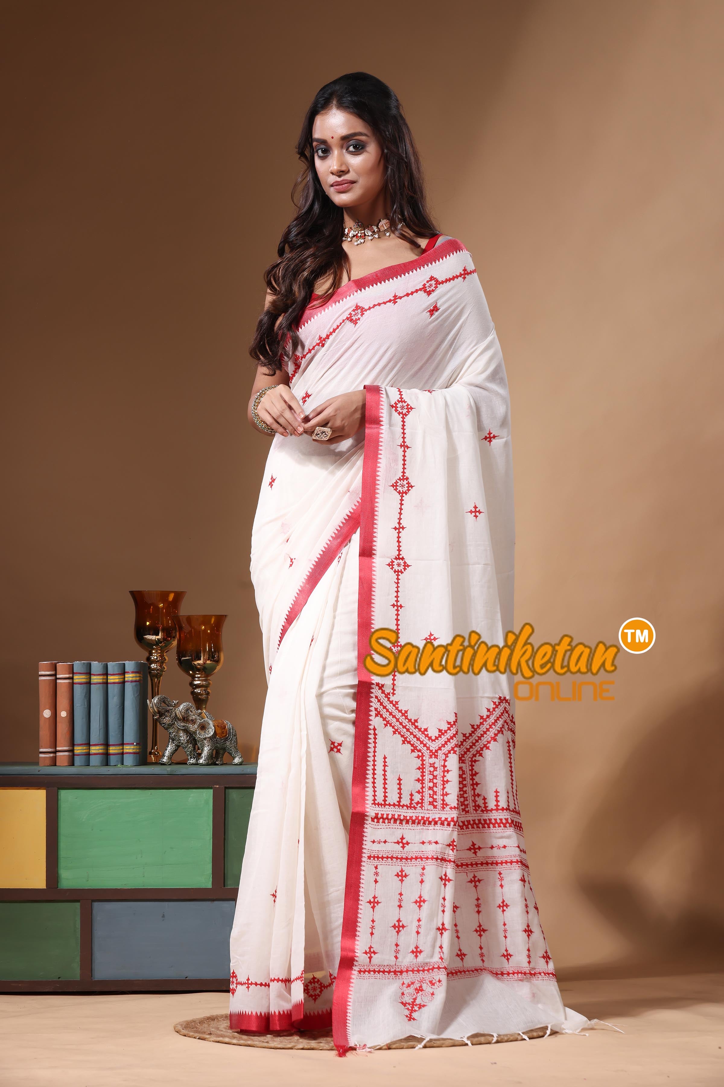 Pure Soft White Cotton With Red Thread Gujrati Stitch Saree With Out Blouse Piece SN2630932