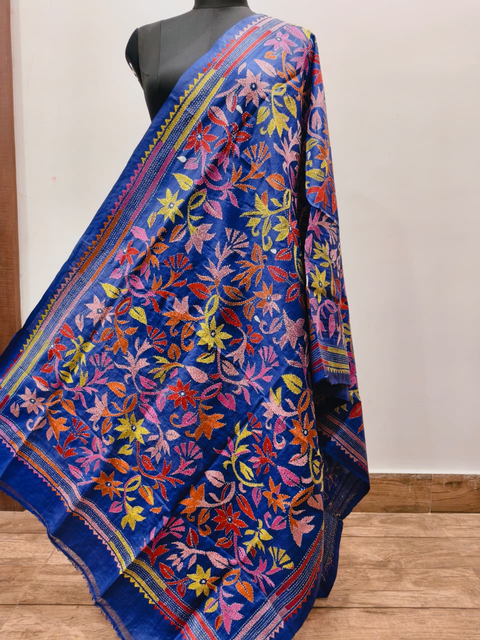 Pure Tussar Kantha Stitch Dupatta SN26KD43