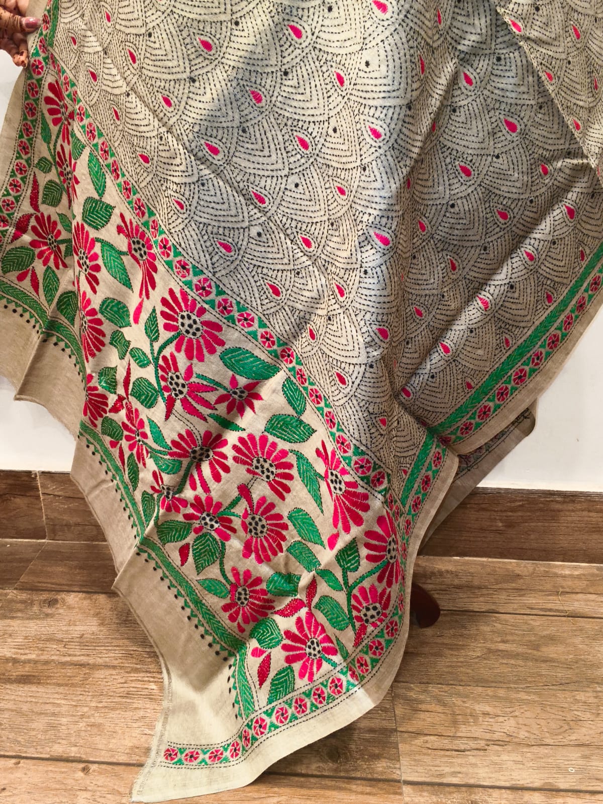 Pure Tussar Kantha Stitch Dupatta SN26KD96