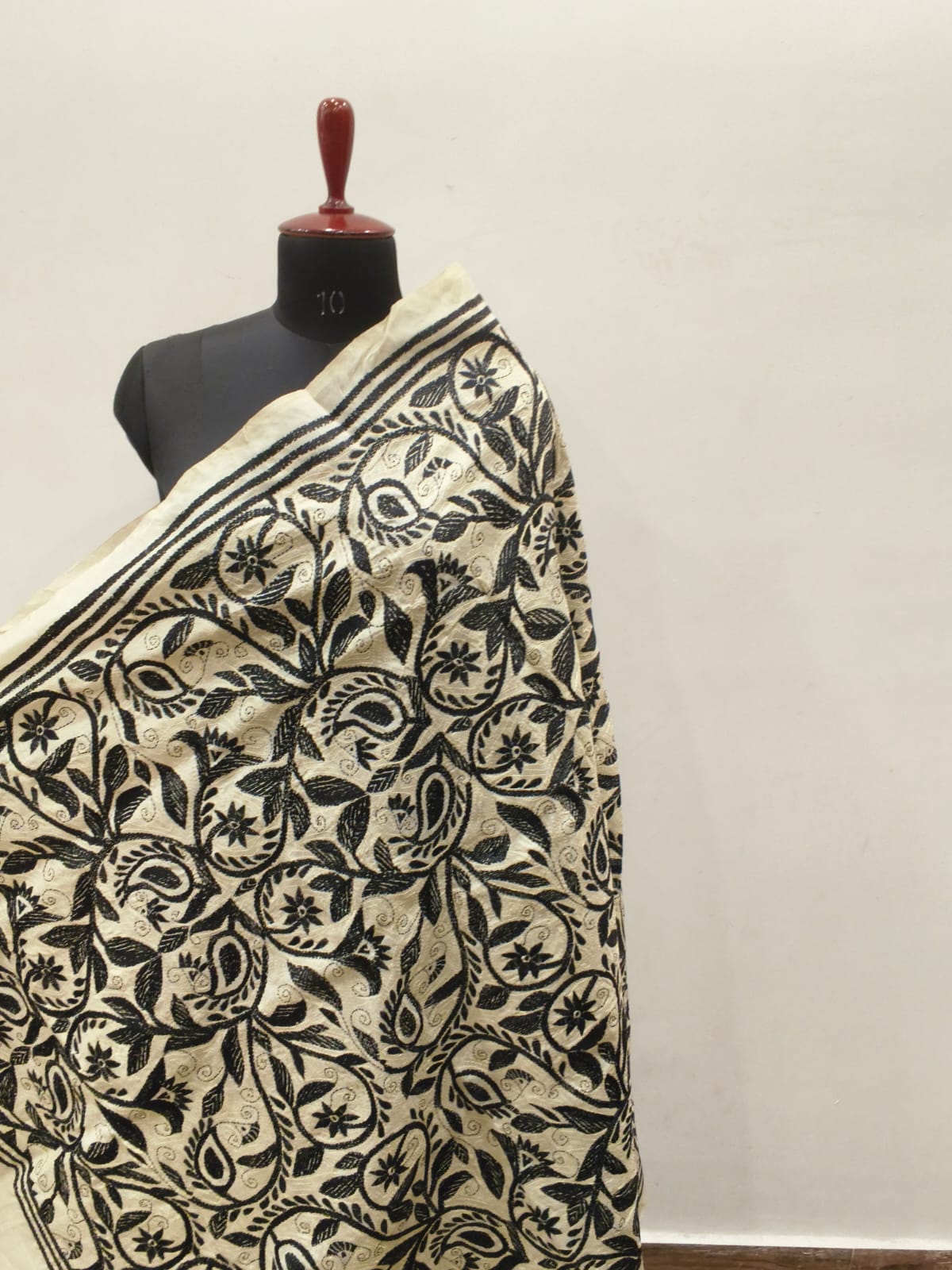 Tussar Kantha Stitch Dupatta SN26KD113
