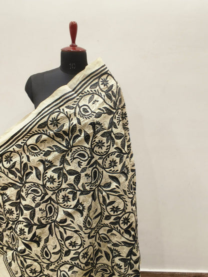 Tussar Kantha Stitch Dupatta SN26KD113