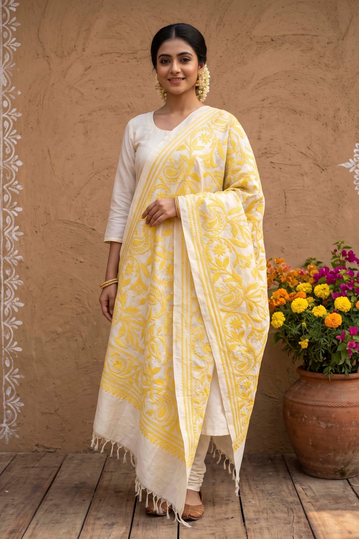 Tussar Kantha Stitch Dupatta SN26KD115
