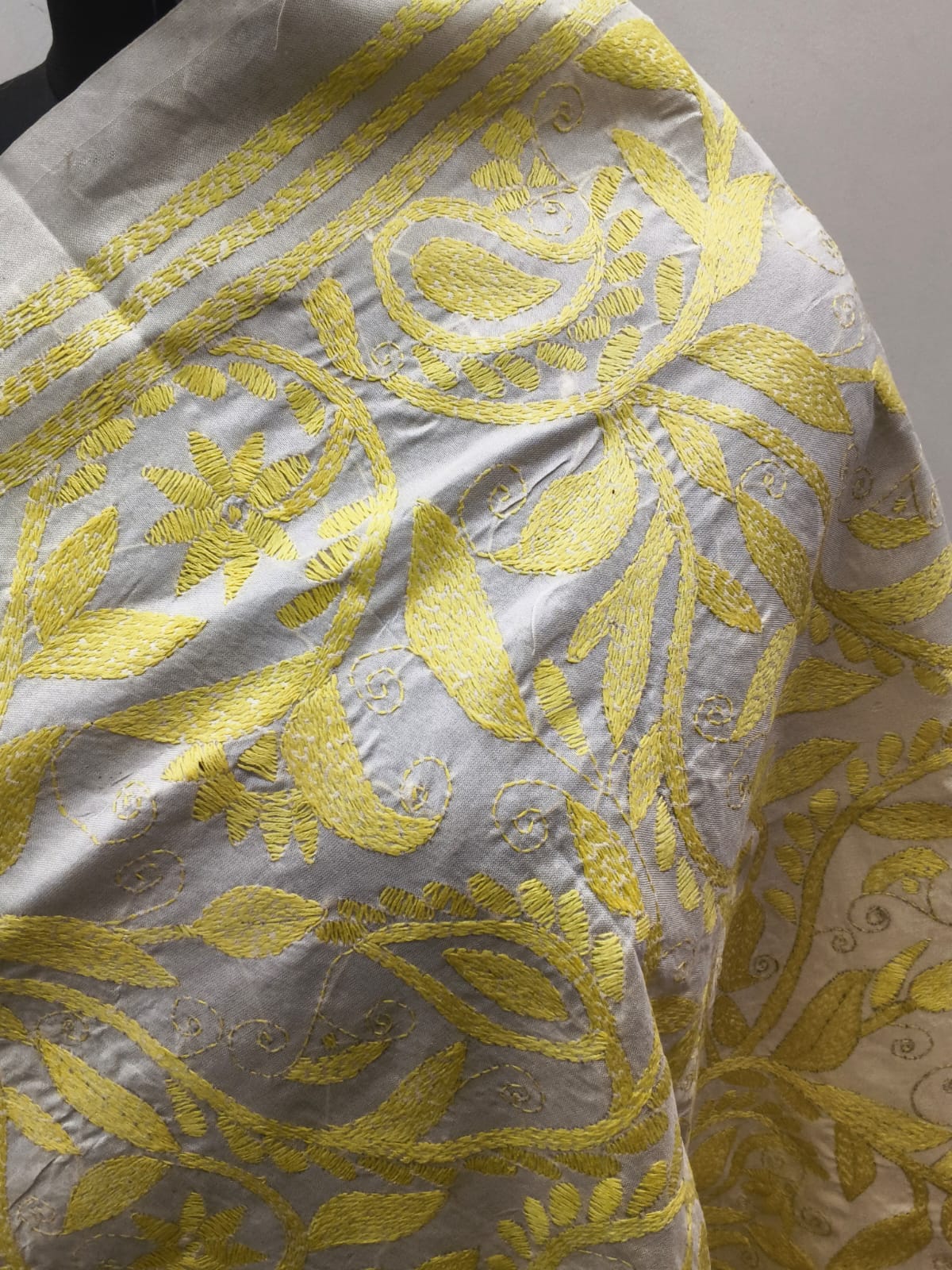 Tussar Kantha Stitch Dupatta SN26KD115