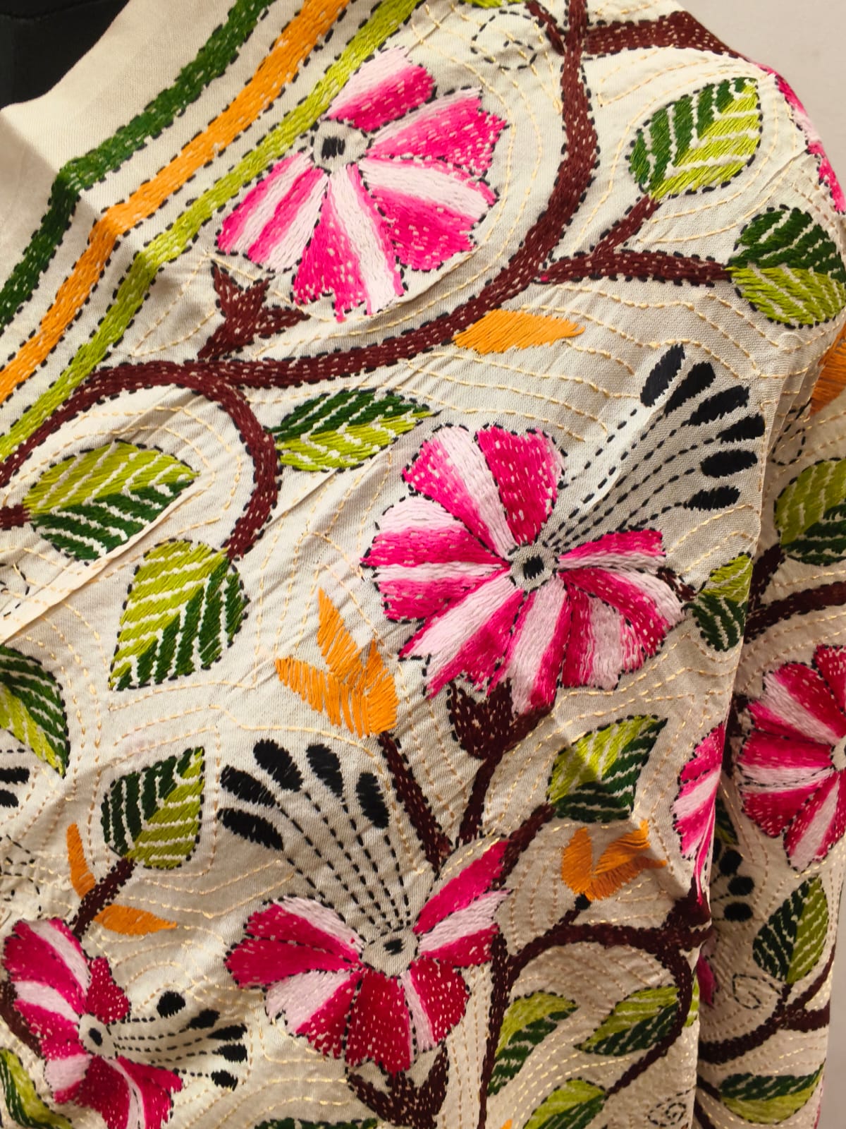Tussar Kantha Stitch Dupatta SN26KD116