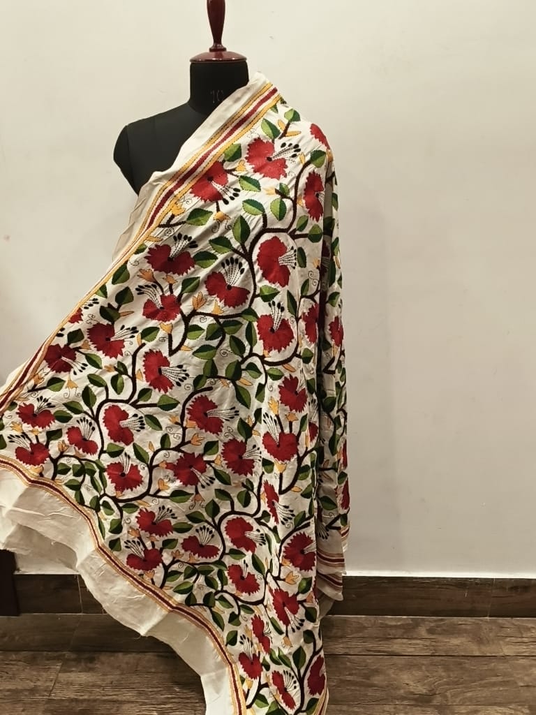 Tussar Kantha Stitch Dupatta SN26KD118