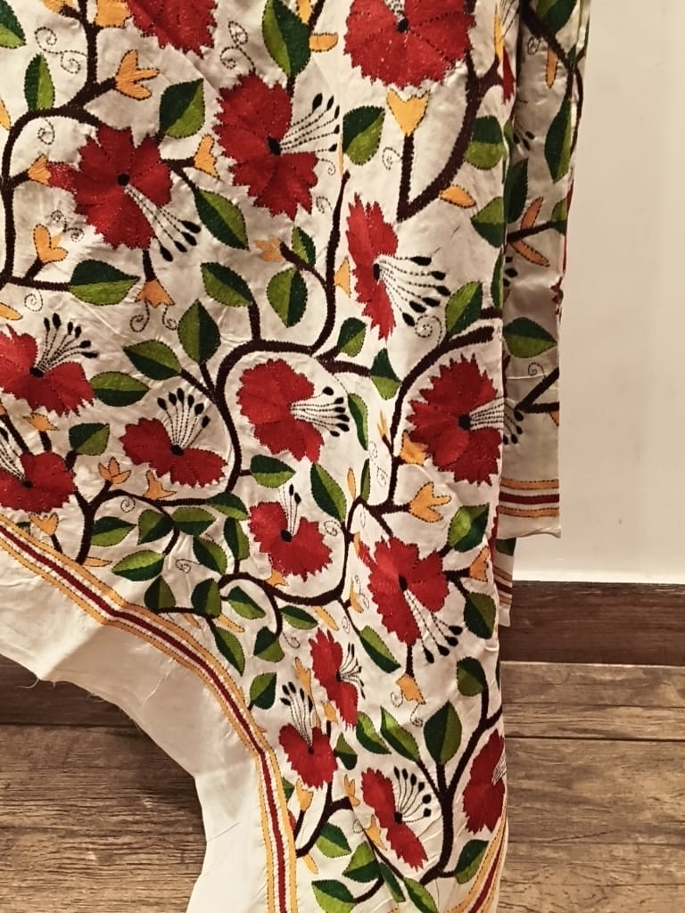 Tussar Kantha Stitch Dupatta SN26KD118