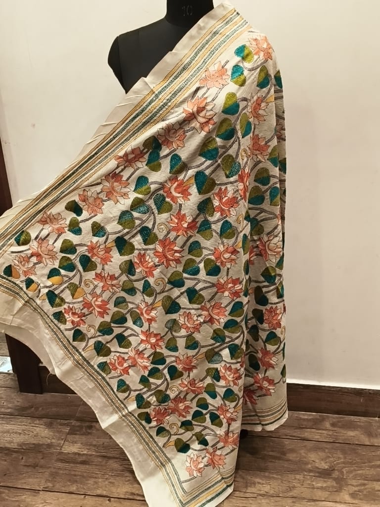 Tussar Kantha Stitch Dupatta SN26KD120