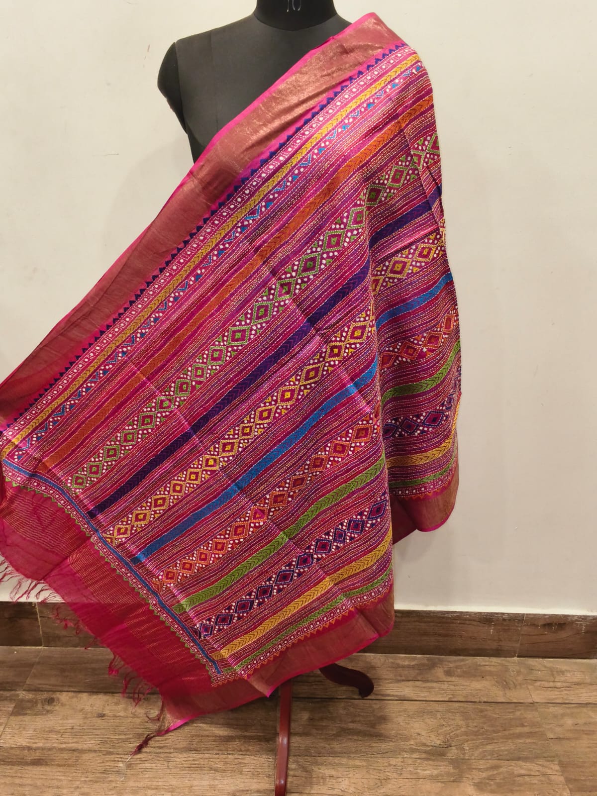Pure Tussar Kantha Stitch Dupatta SN26KD73