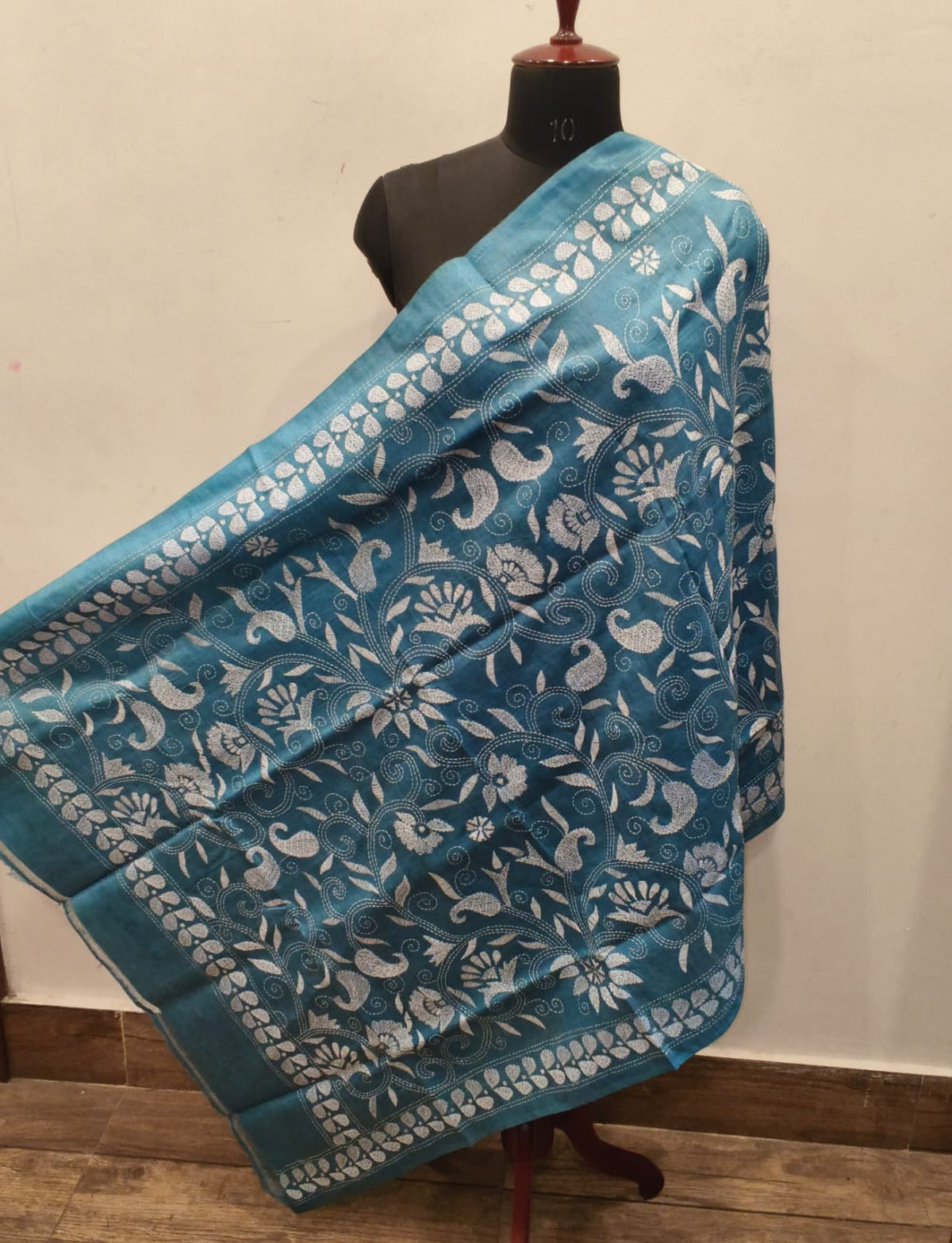 Pure Tussar Kantha Stitch Dupatta SN26KD77
