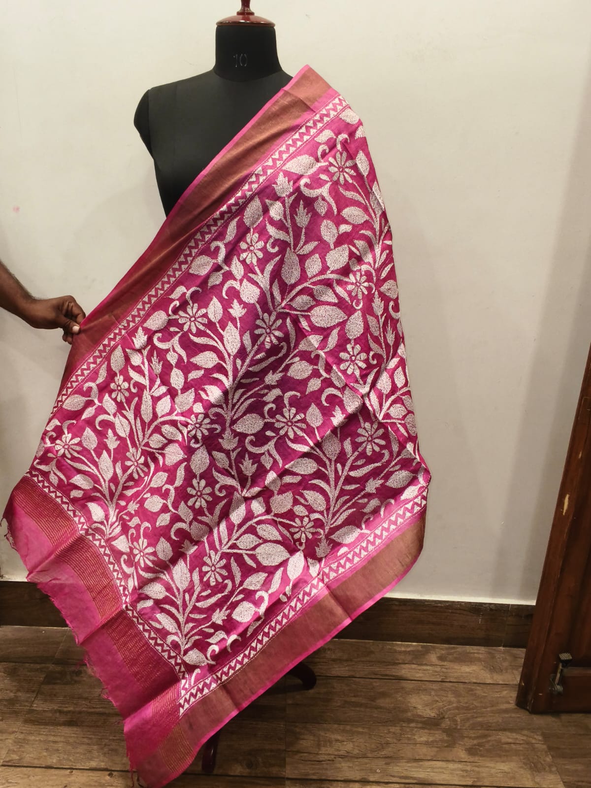Pure Tussar Kantha Stitch Dupatta SN26KD78