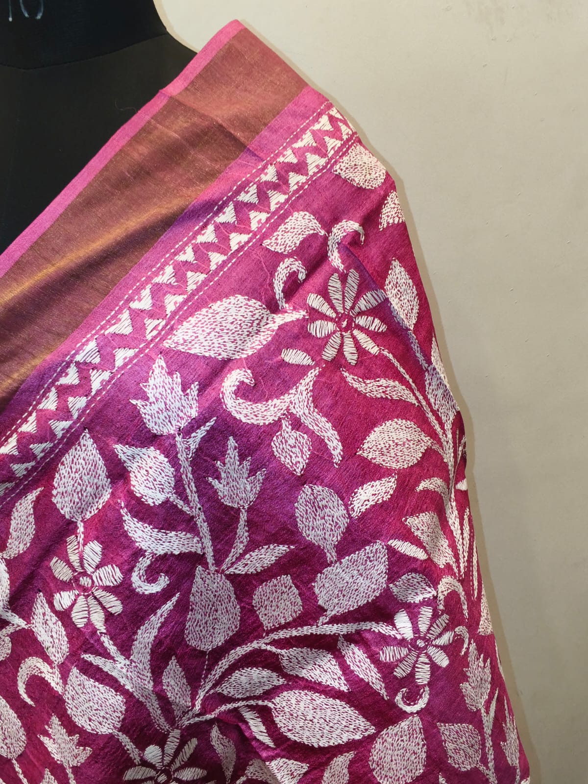 Pure Tussar Kantha Stitch Dupatta SN26KD78