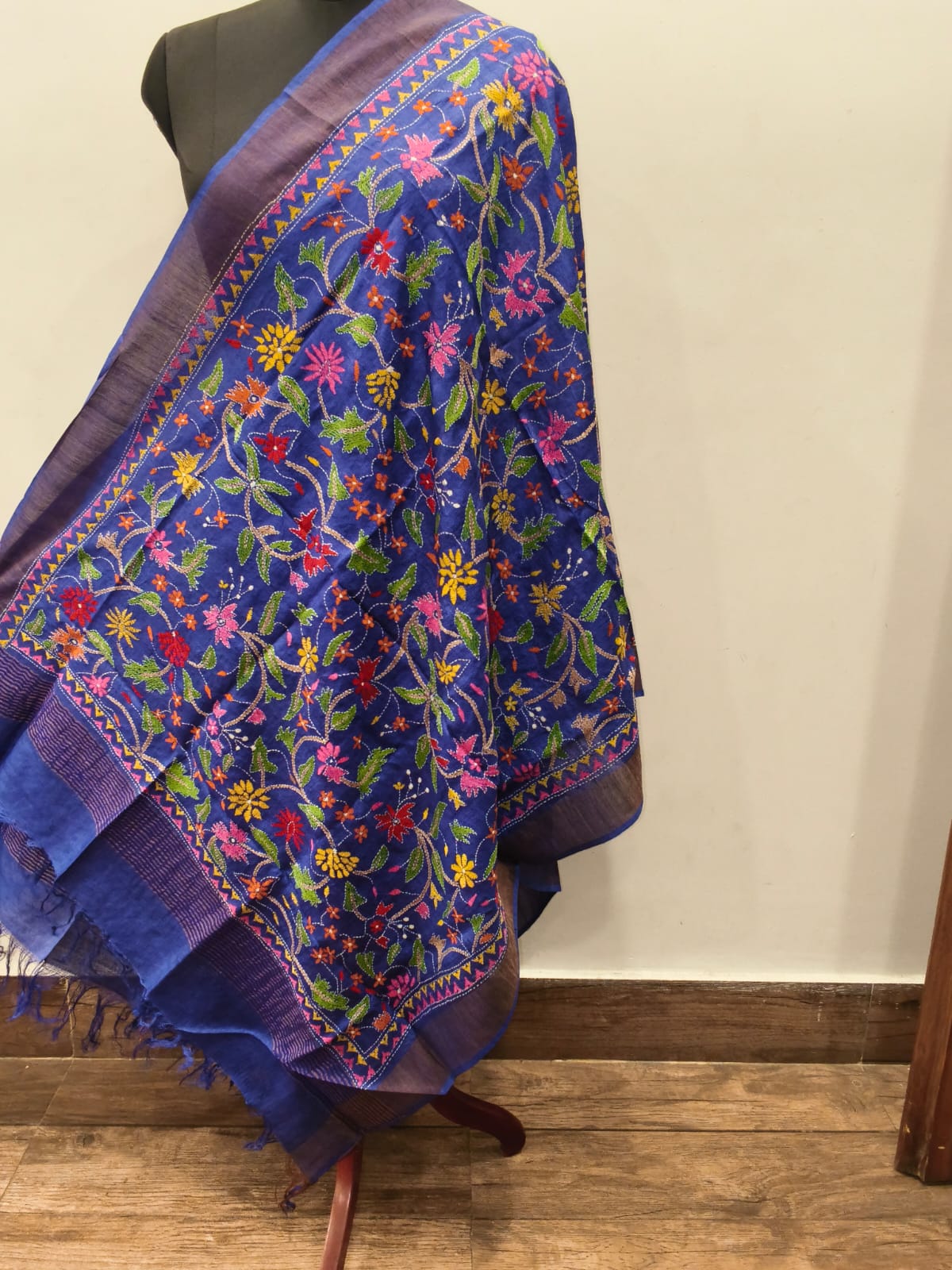 Pure Tussar Kantha Stitch Dupatta SN26KD80