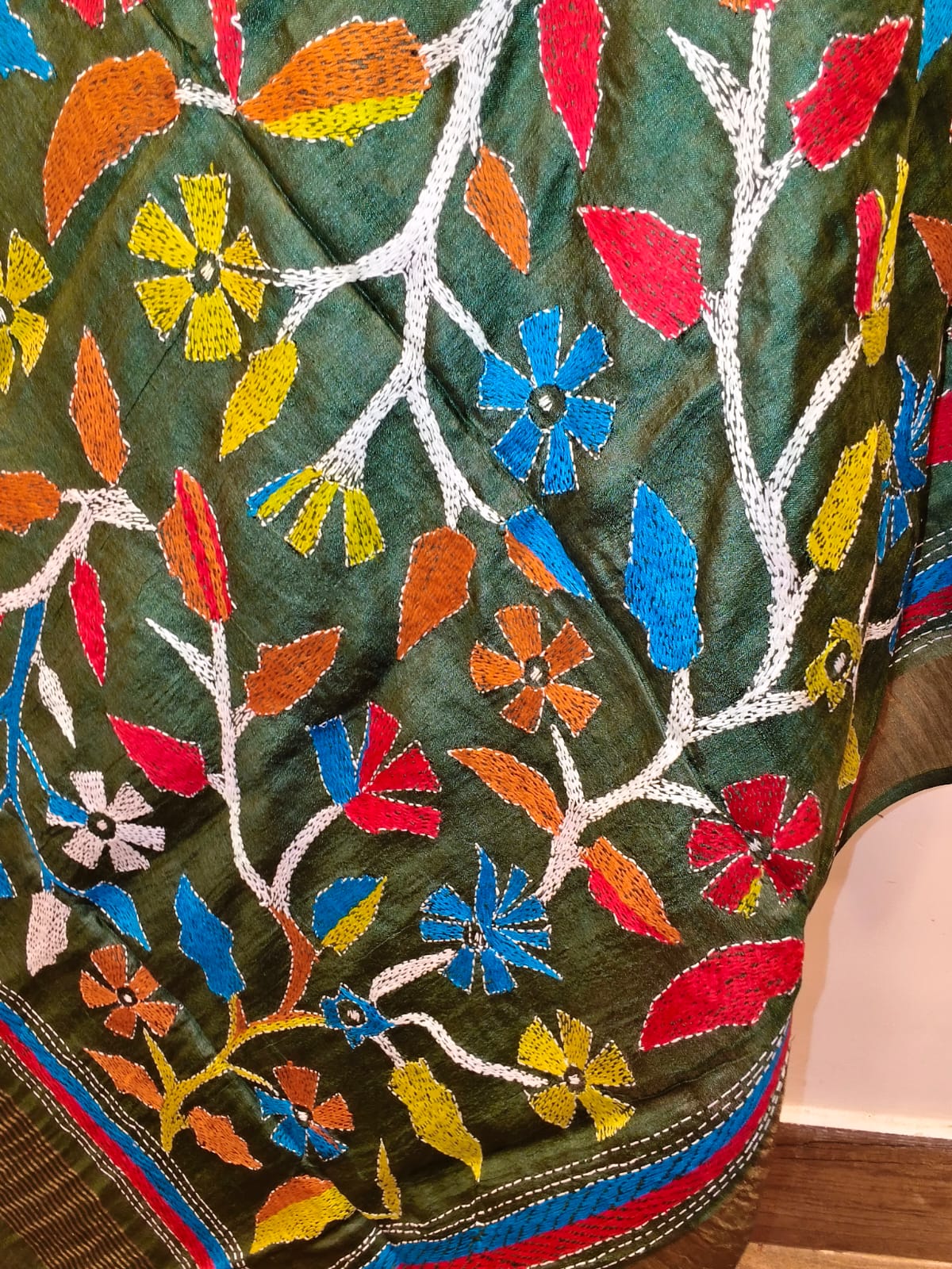 Pure Tussar Kantha Stitch Dupatta SN26KD82