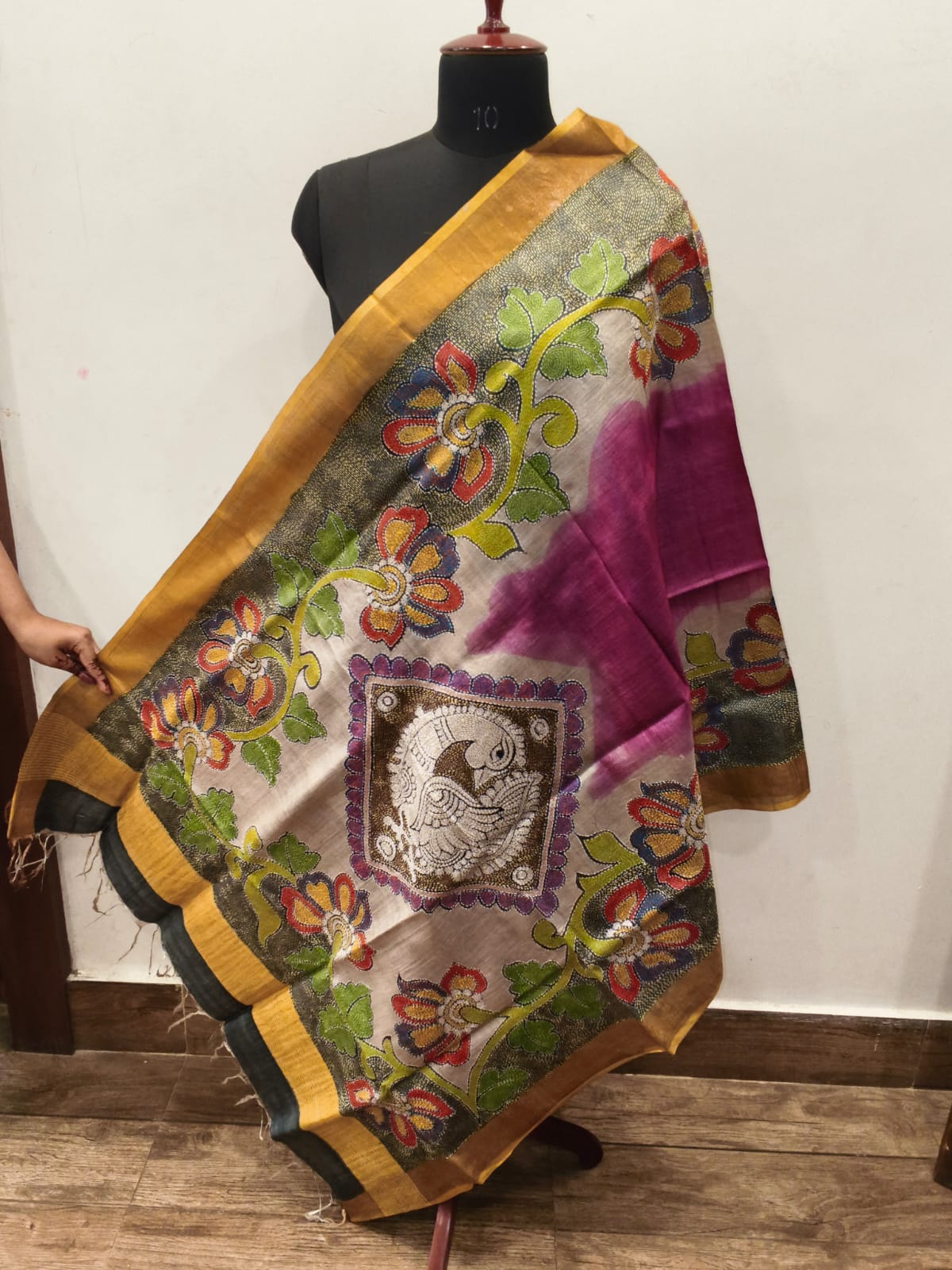 Pure Tussar Kantha Stitch Dupatta SN26KD84