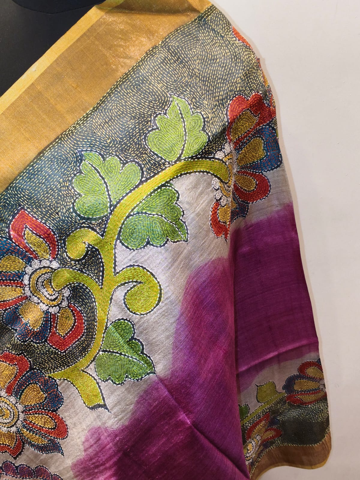 Pure Tussar Kantha Stitch Dupatta SN26KD84