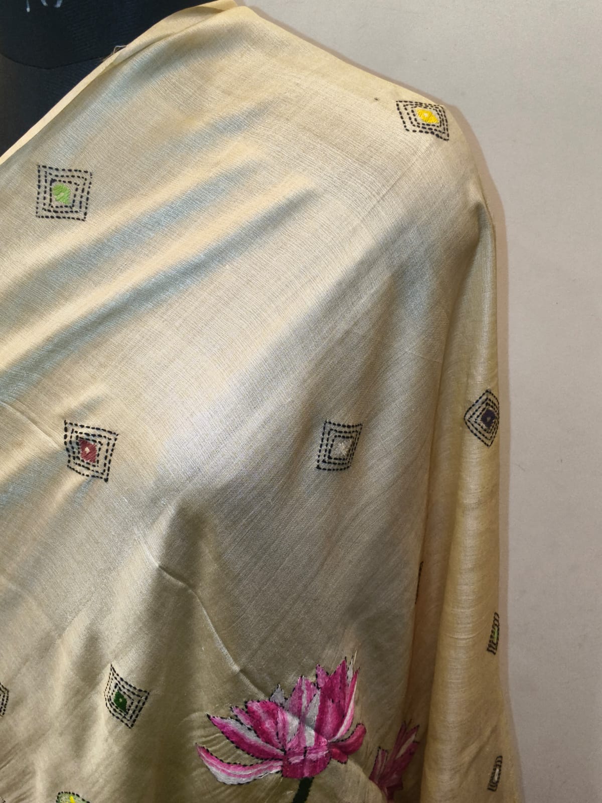 Pure Tussar Kantha Stitch Dupatta SN26KD86