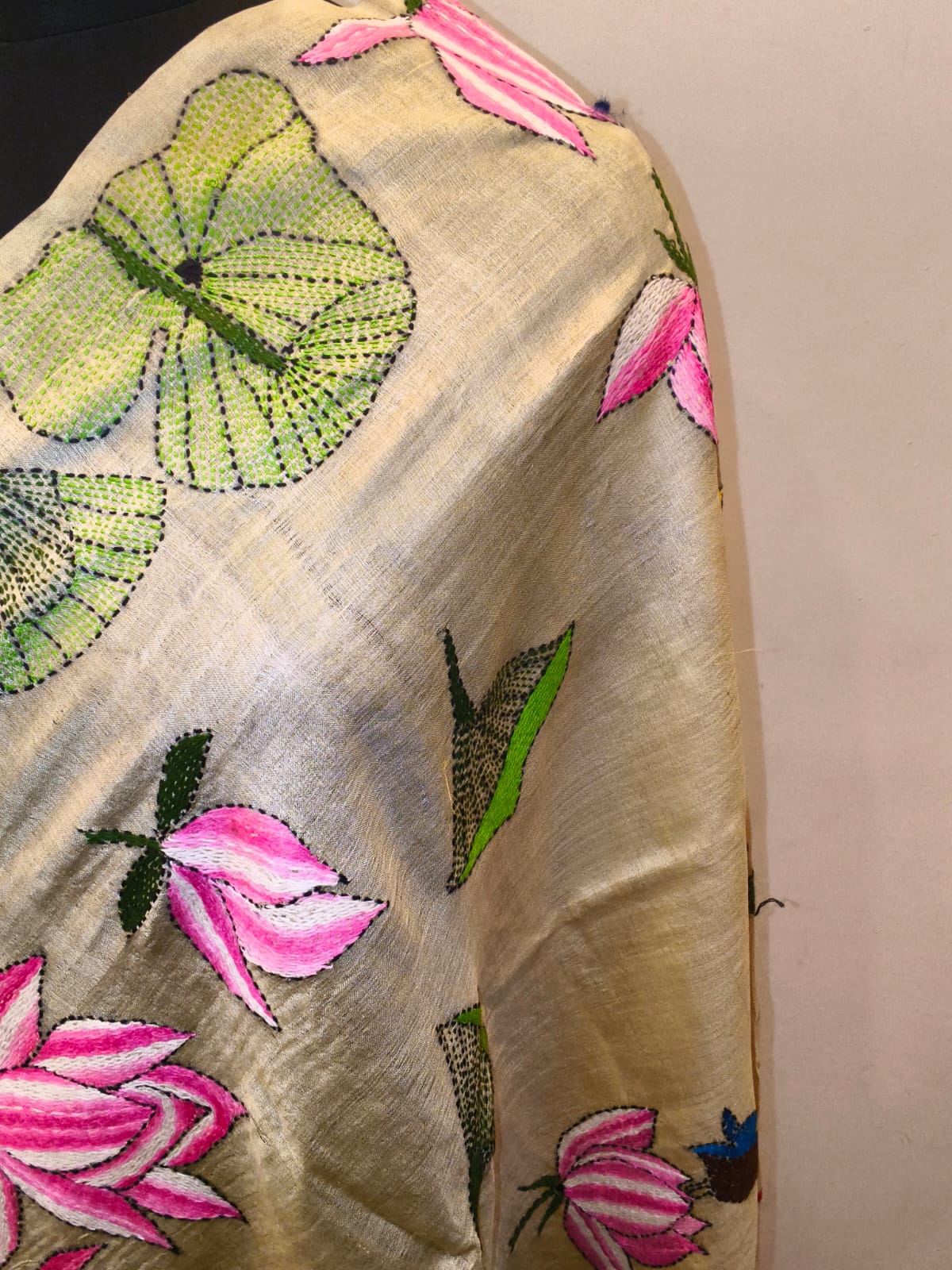 Pure Tussar Kantha Stitch Dupatta SN26KD87