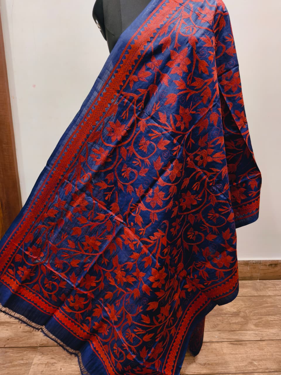 Pure Tussar Kantha Stitch Dupatta SN26KD10