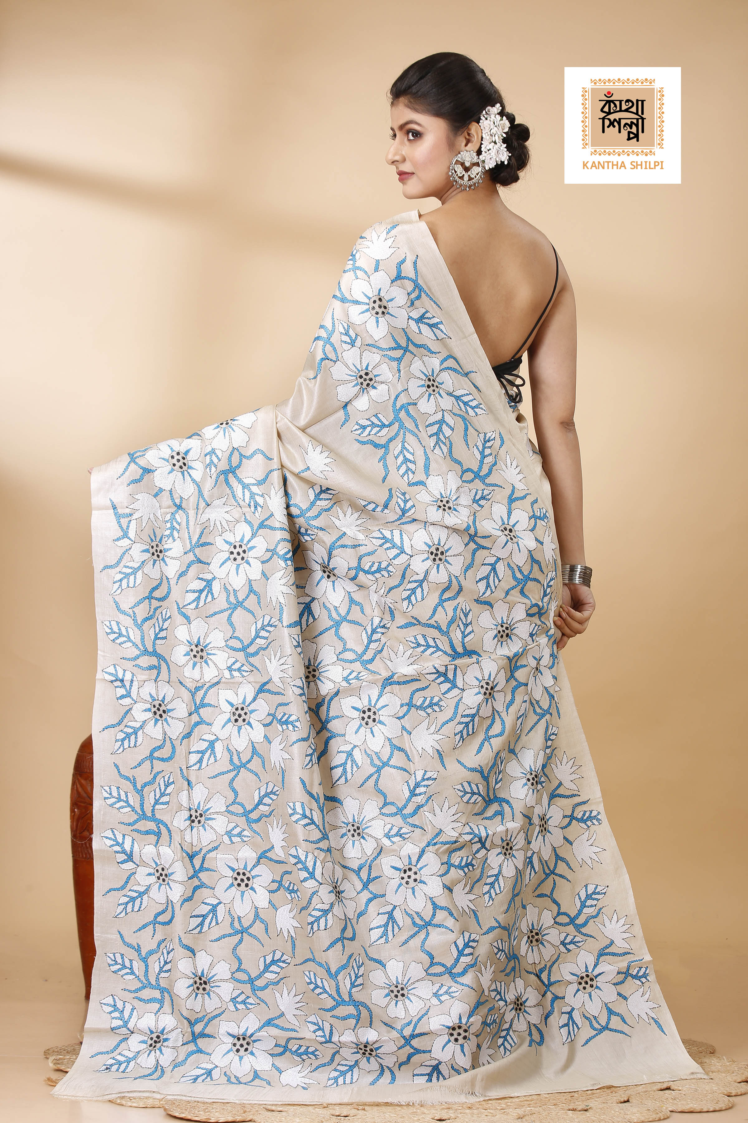 Gachi Tussar Tricolor Thread Work Petals Design Kantha Stitch Saree