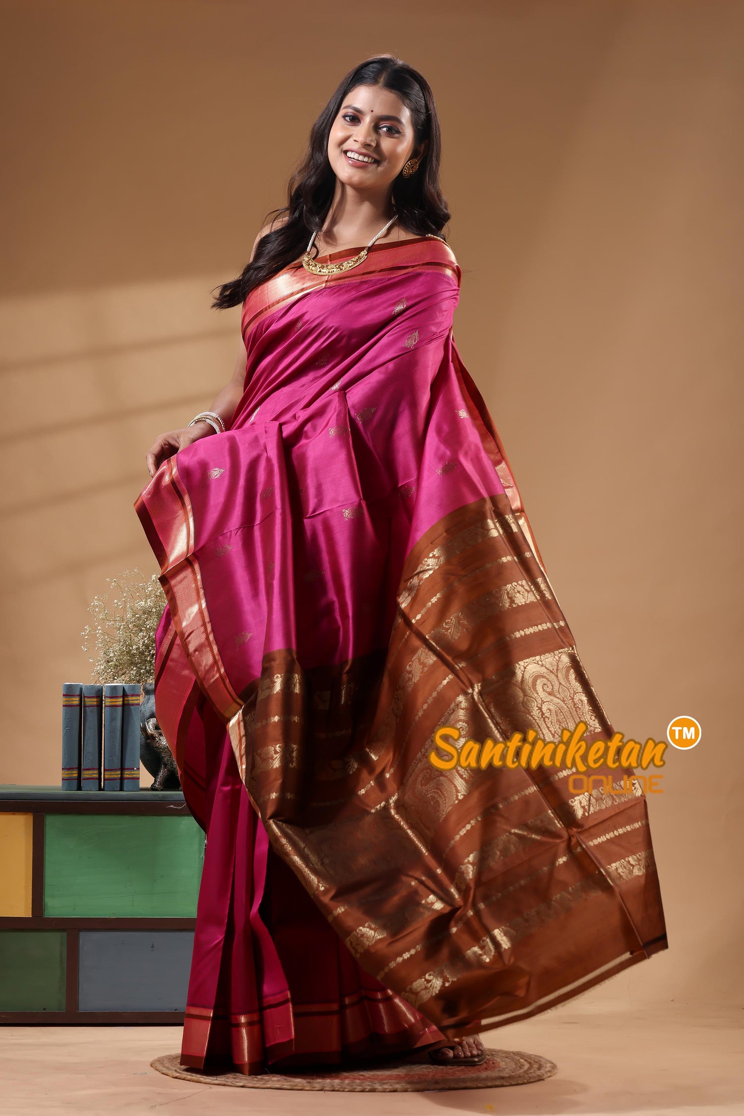 Kanjivaram Design Garad Silk Saree With Blouse