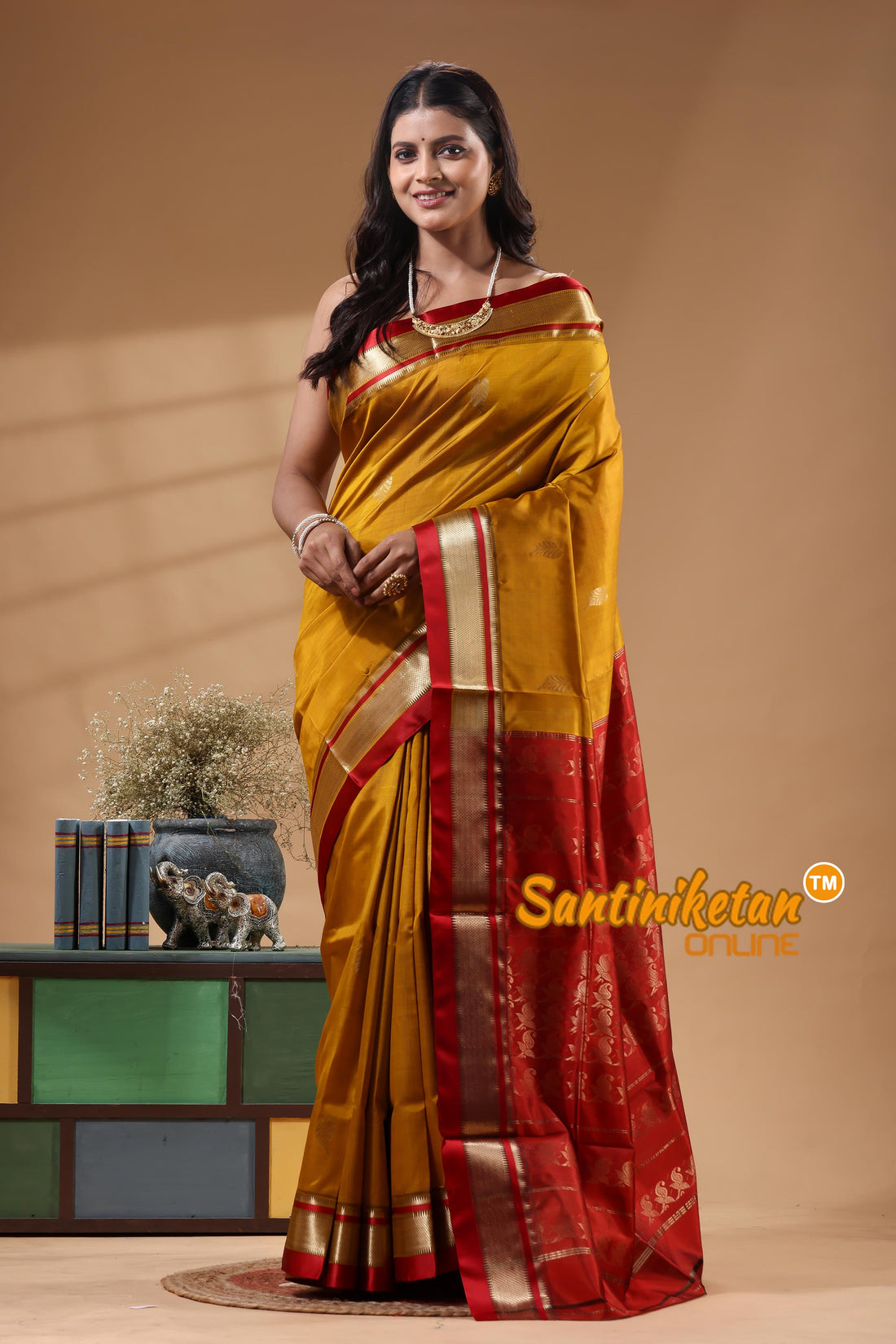 Kanjivaram Design Garad Silk Saree With Blouse