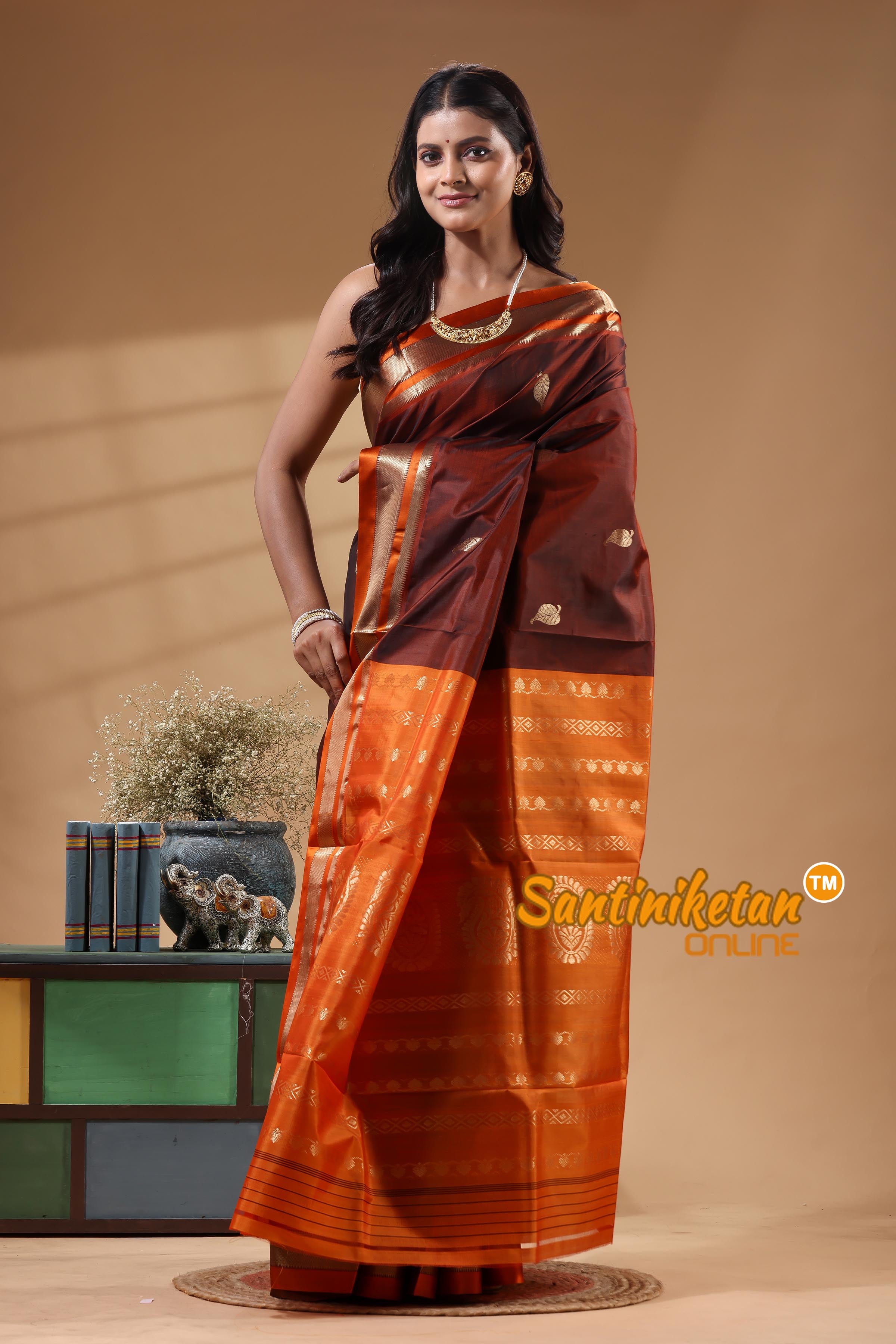 Kanjivaram Design Garad Silk Saree With Blouse