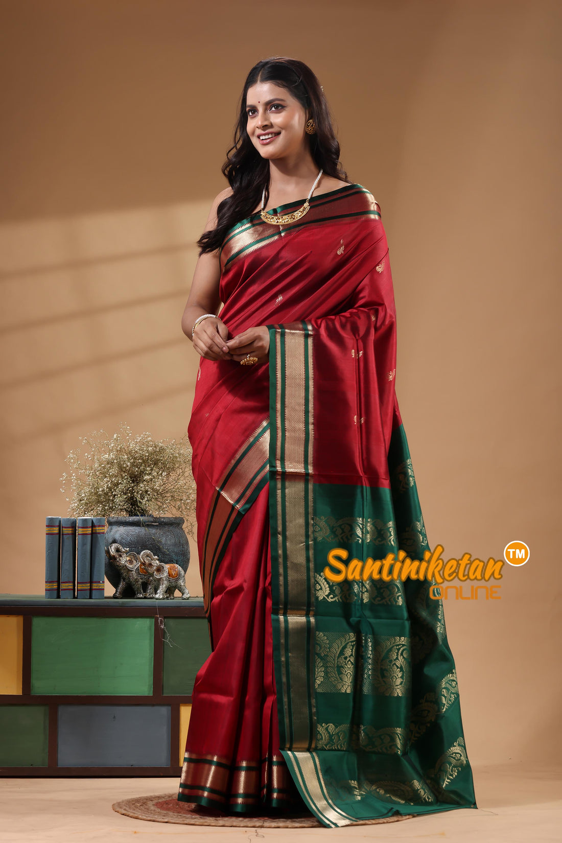 Kanjivaram Design Garad Silk Saree With Blouse