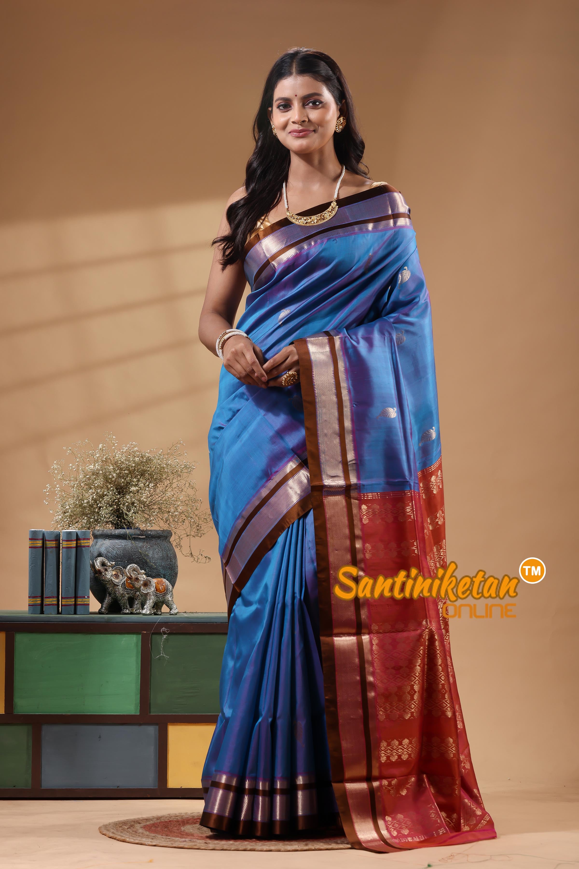 Kanjivaram Design Garad Silk Saree With Blouse