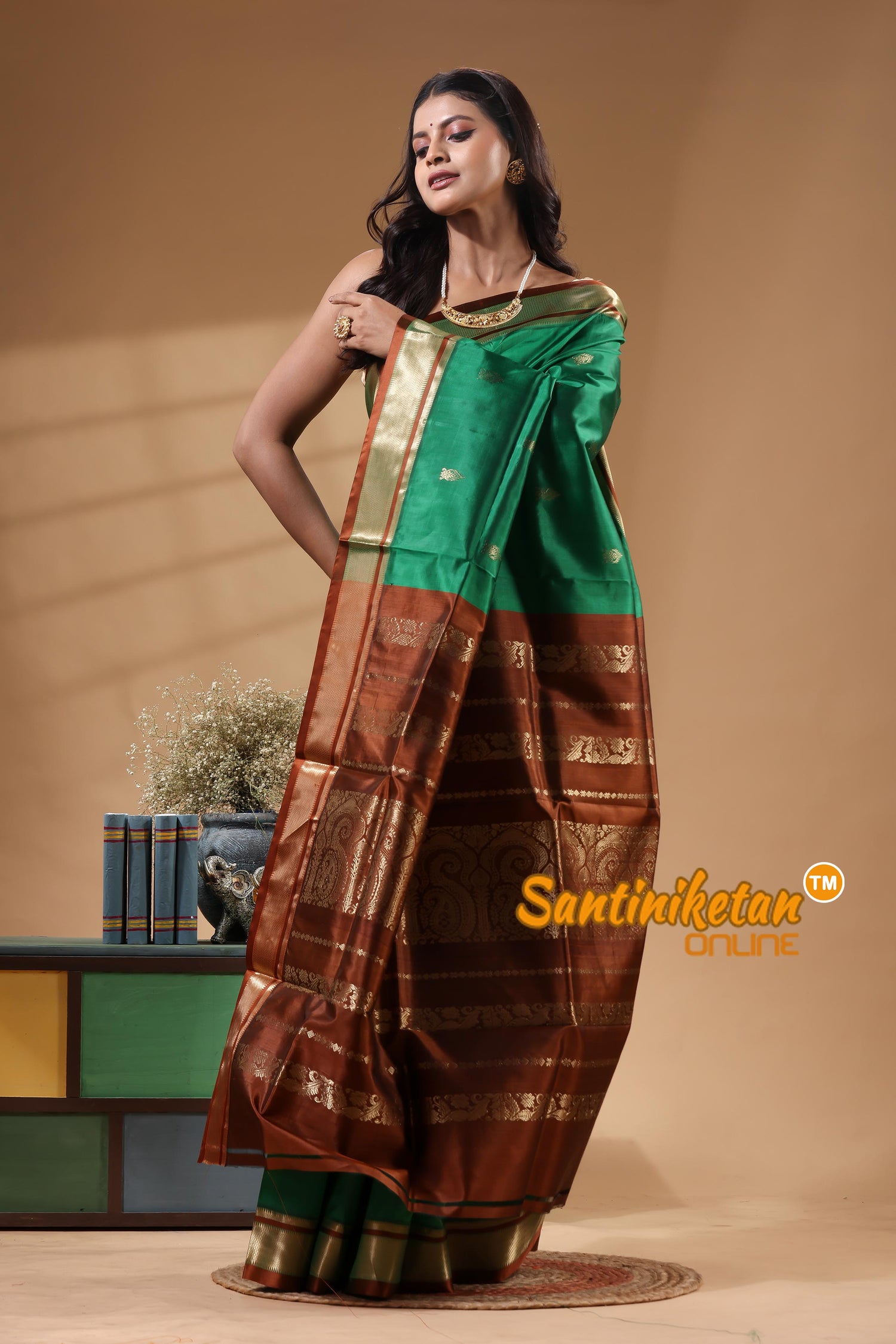 Kanjivaram Design Garad Silk Saree With Blouse