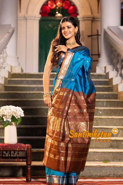 Kanjivaram Design Garad Silk Saree with Blouse SN2631821