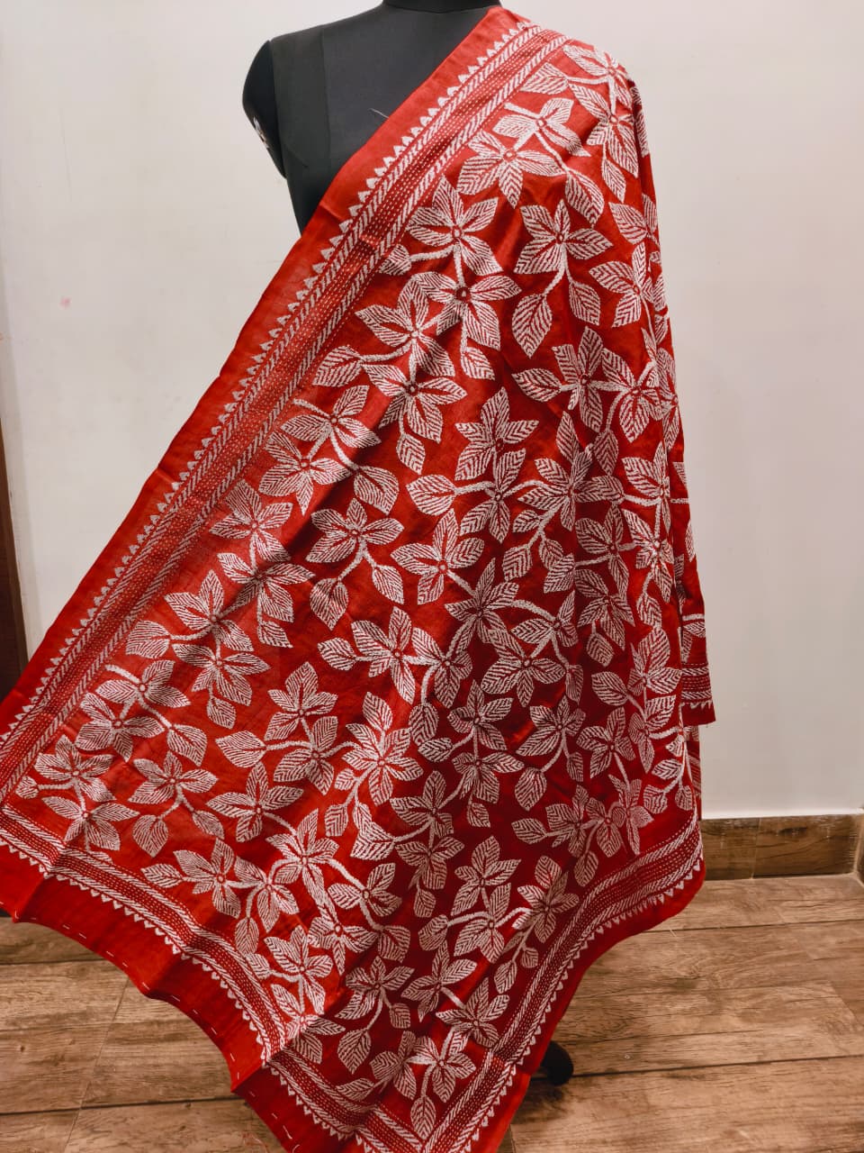Pure Tussar Kantha Stitch Dupatta SN26KD31